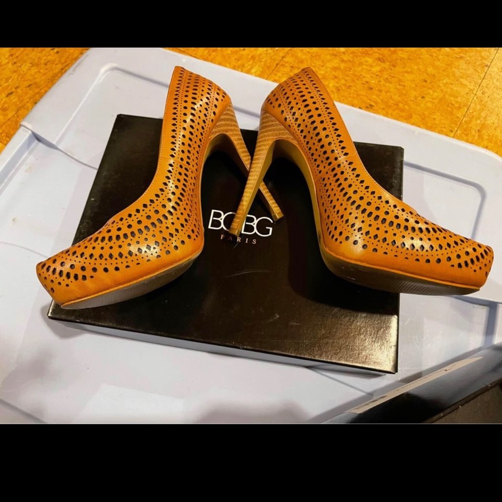 BCBG HEELS